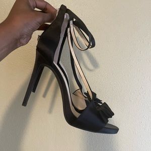Black Jessica Simpson Skinny heel